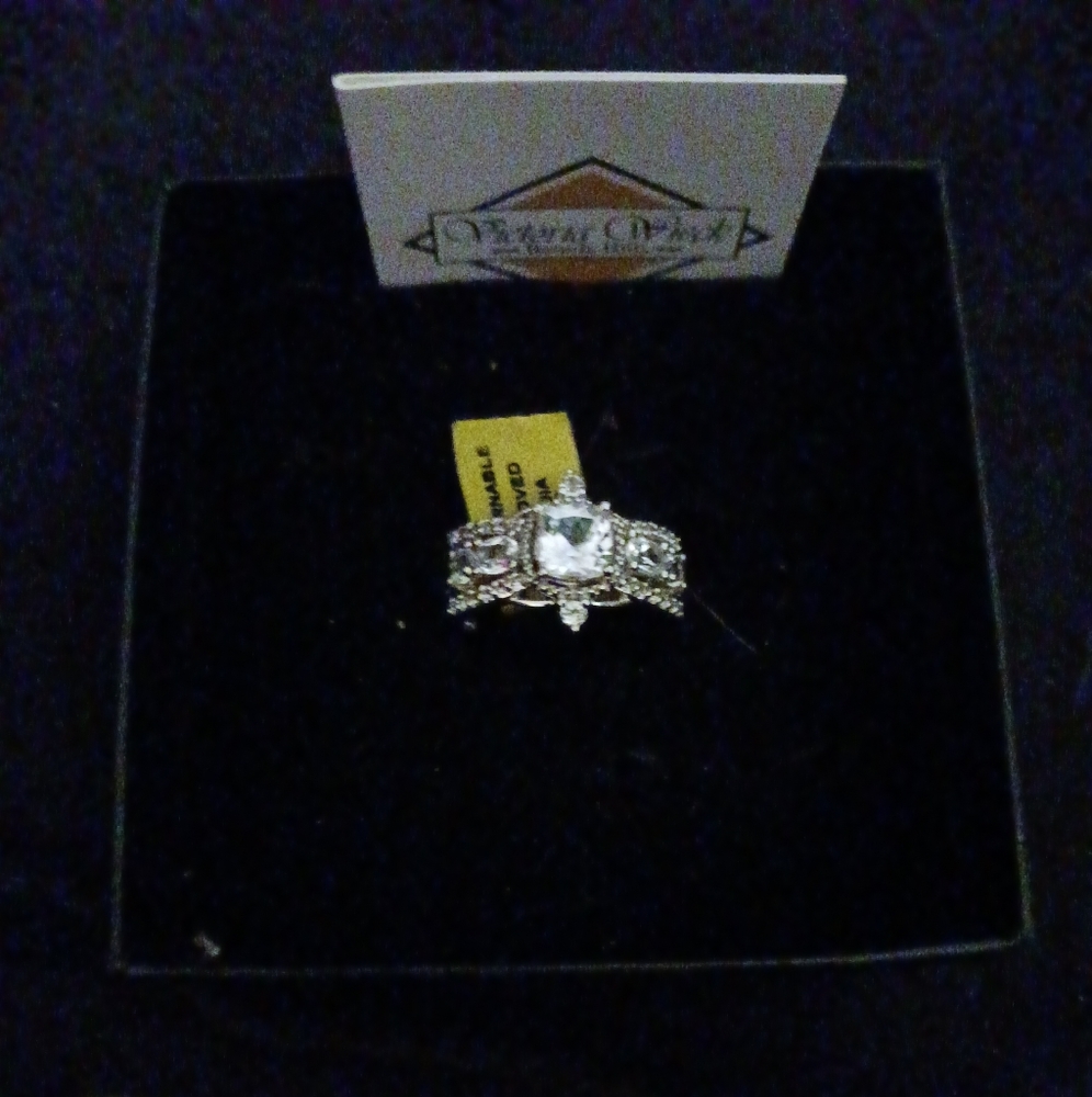 Period Piece Style WG Embraced Ring New with Tags Size 7